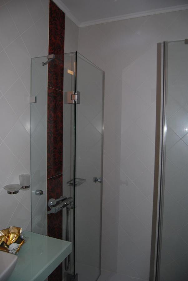 Room "Honeybee" In A Neoclassical House Kastoria Extérieur photo